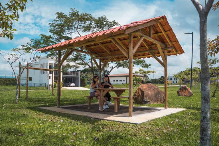 Los condominios en Ciudad Hacienda Los Reyes, ofrecen una gran cantidad de parques para su disfrute.